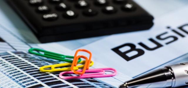 calculator-paperclip-pen-office-66862 (1)